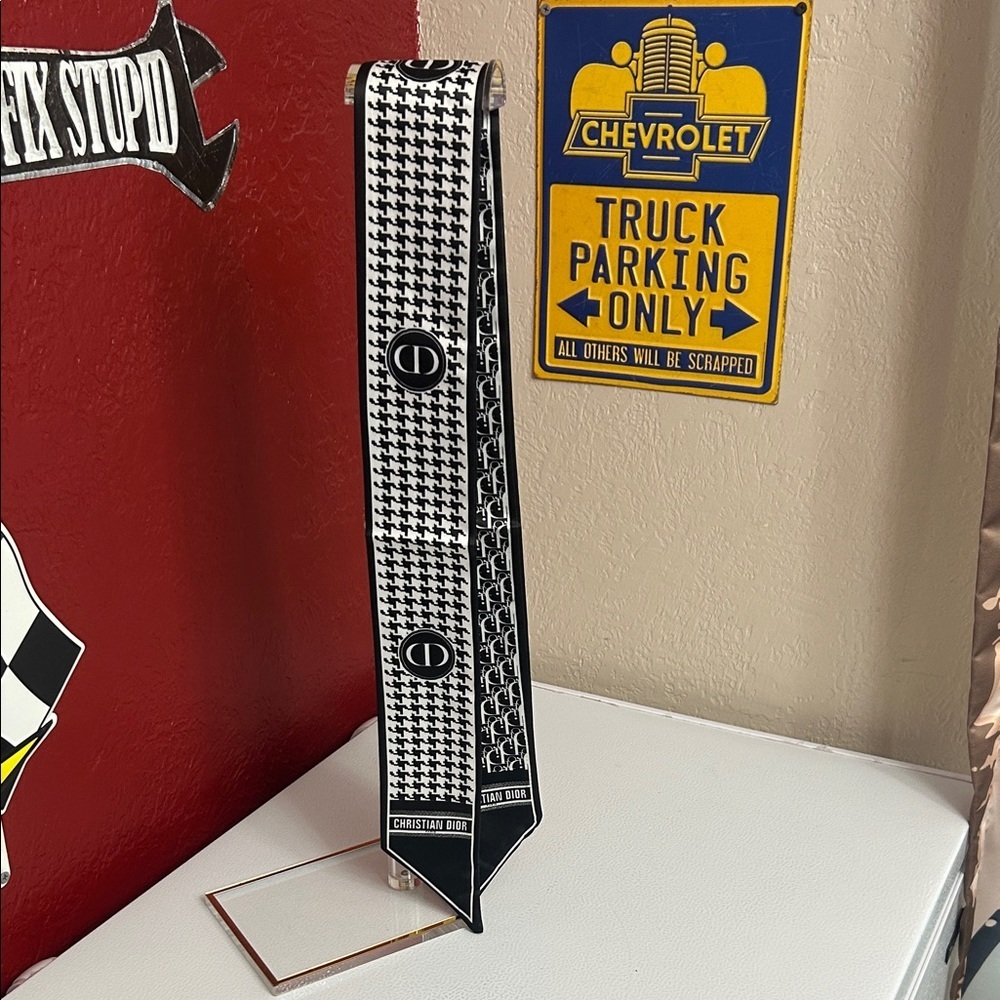 Fashion purse scarf Black and White Designer Women's